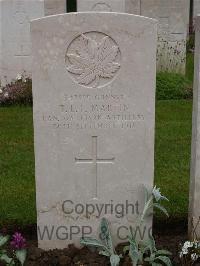 Etaples Military Cemetery - Martin, T L F